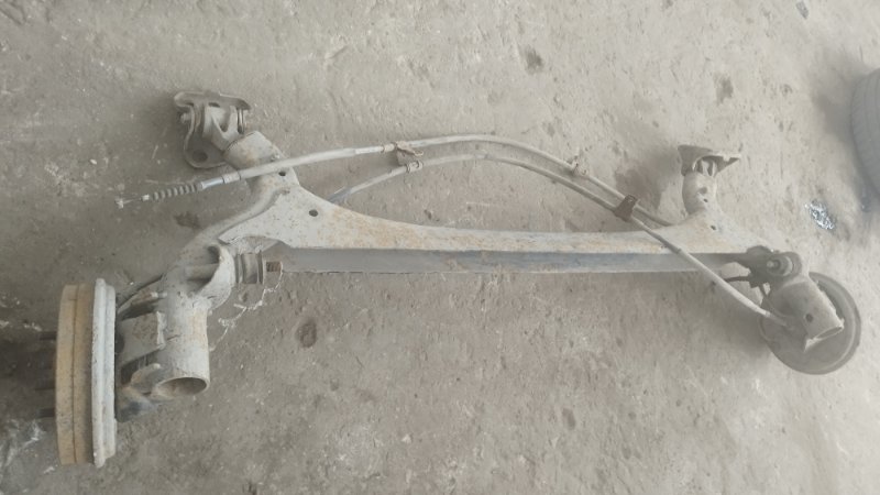 Балка подвески Toyota Prius 1998 NHW10