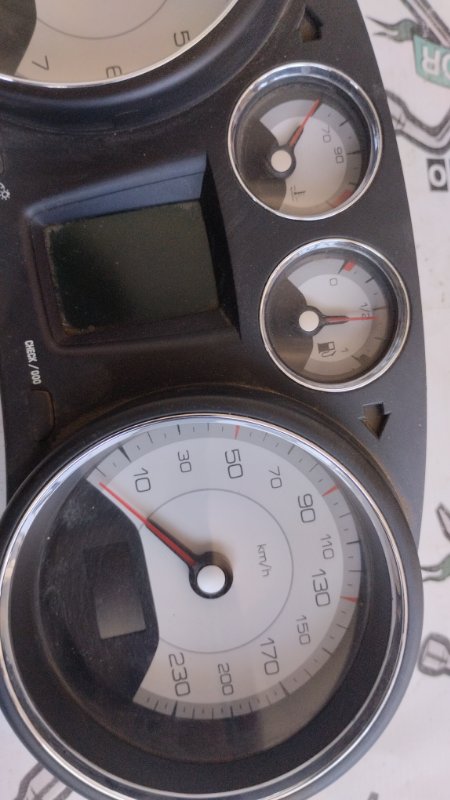 Панель приборов Peugeot 308 2008 308