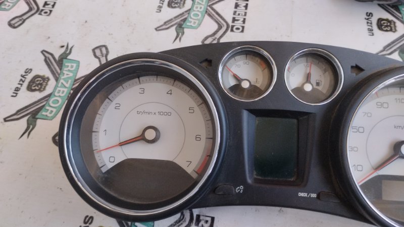Панель приборов Peugeot 308 2008 308