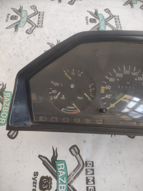 Панель приборов Mercedes-Benz W124 дорестайлинг