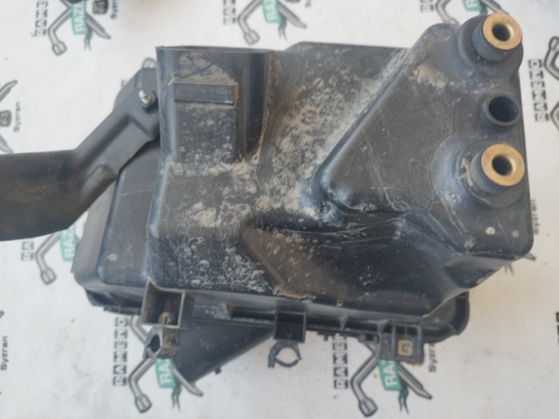 Корпус воздушного фильтра Toyota Camry 2005 ACV30