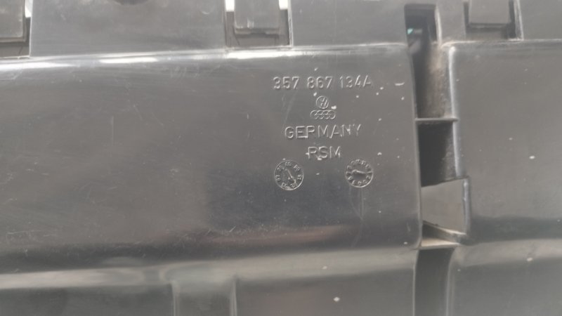 Обшивка боковой двери Volkswagen Passat 1989