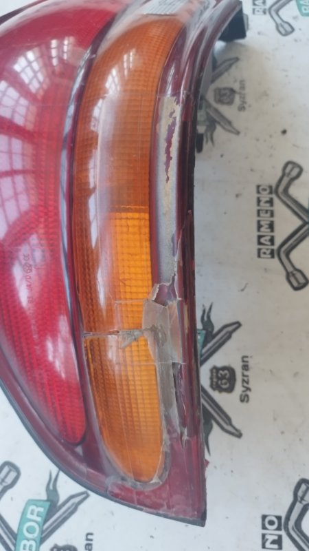 Стоп-сигнал Dodge Stratus 1996