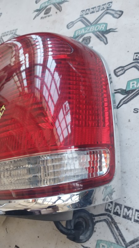 Стоп-сигнал Toyota Crown