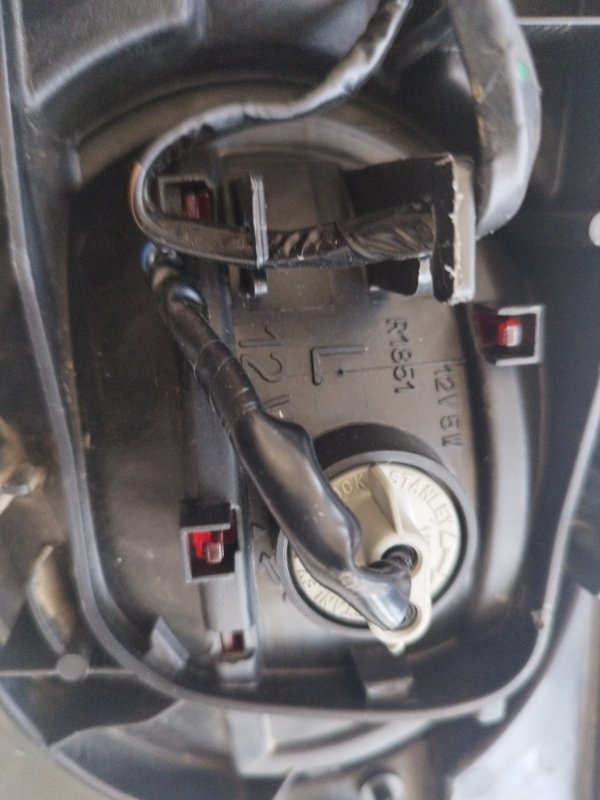Вставка между стопов Toyota vista