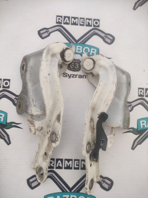 Петля капота Toyota Harrier 2006 2