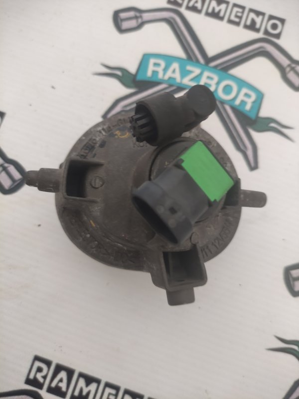 Фонарь противотуманный Mazda 3 2006 BK