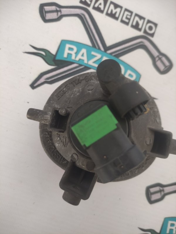 Фонарь противотуманный Mazda 3 2006 BK