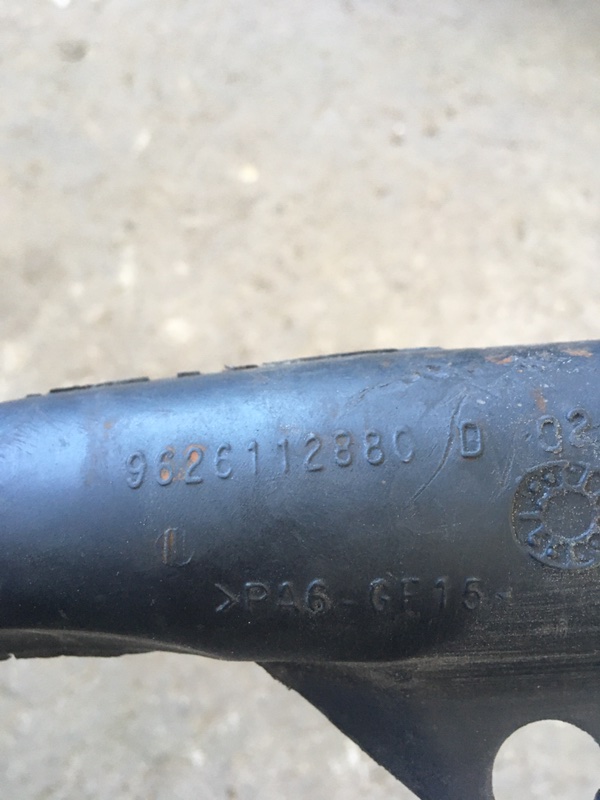 Патрубок интеркулера Peugeot 406 1999 8B