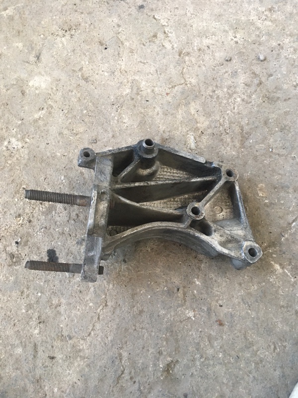 Кронштейн двигателя Peugeot 406 1999 8B