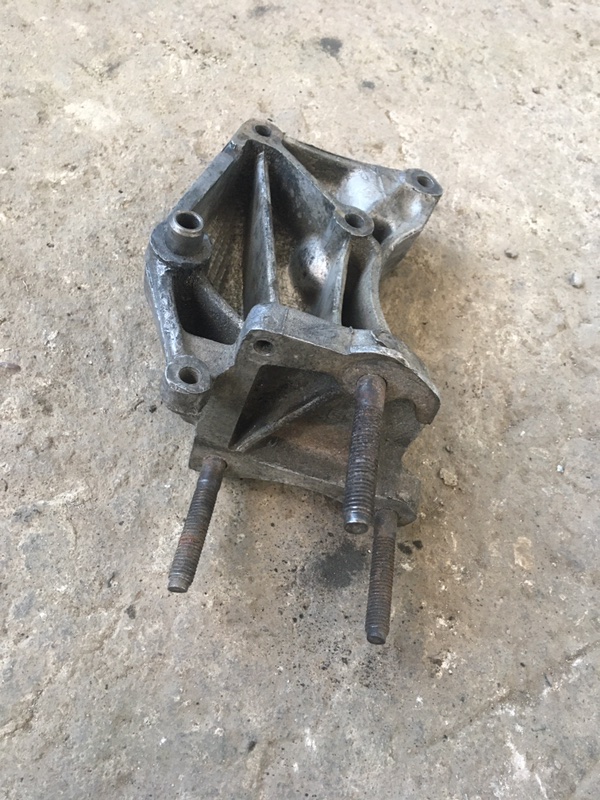 Кронштейн двигателя Peugeot 406 1999 8B