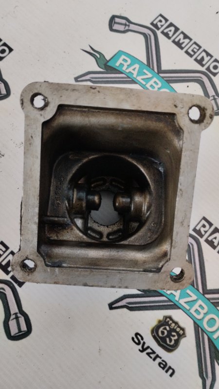 Крышка МКПП