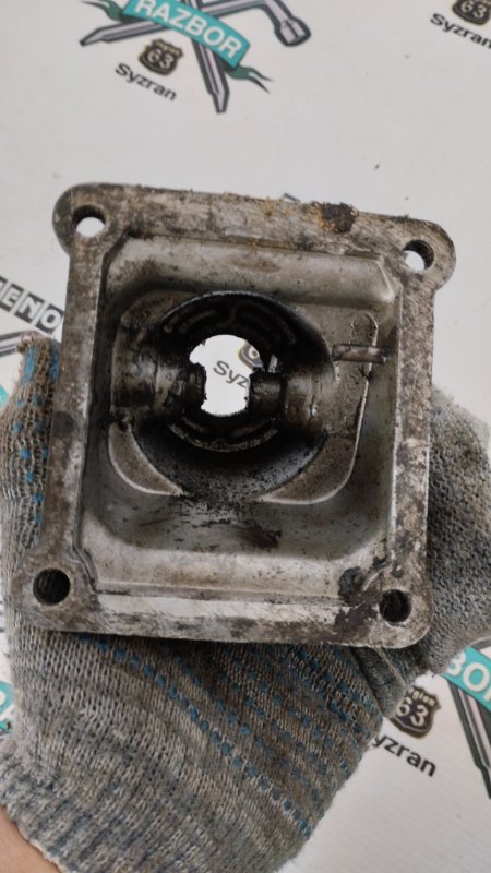 Крышка МКПП