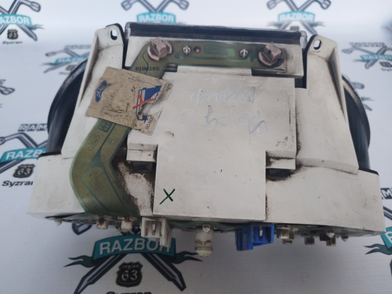 Панель приборов Ford Courier