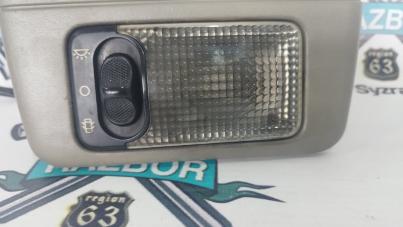 Плафон подсветки салона Peugeot 406 1999 8B