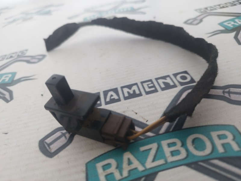 Демпфер бардачка Peugeot 406 1999 8B