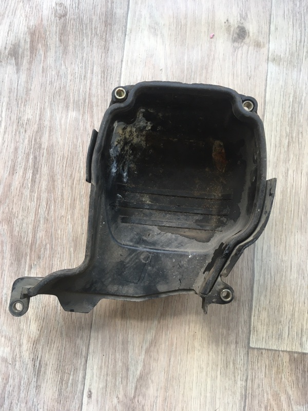 Кожух ГРМ Toyota mark 2 GX100