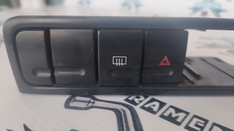 Кнопка Peugeot 406 1999 8B