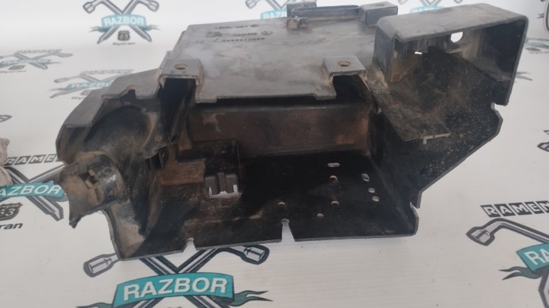 Корпус блока предохранителей Peugeot 406 1999 8B