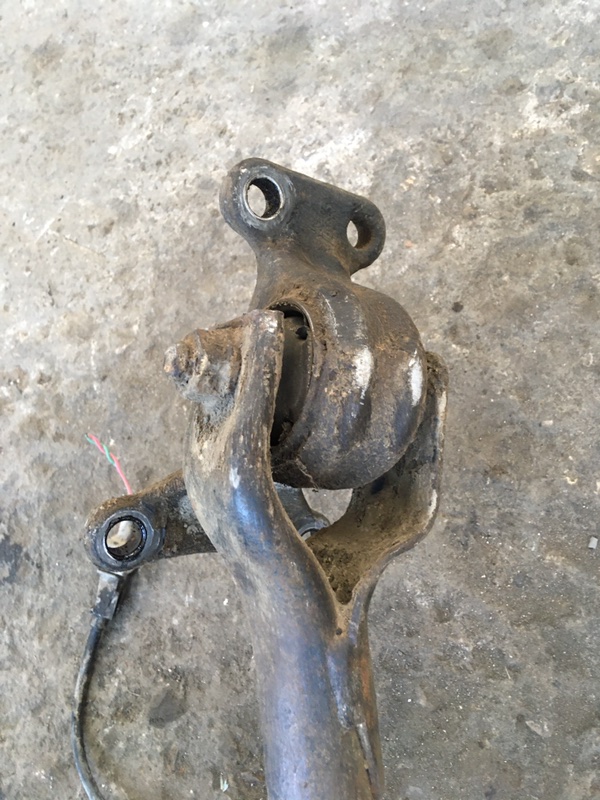 Кулак поворотный Peugeot 406 1999 8B