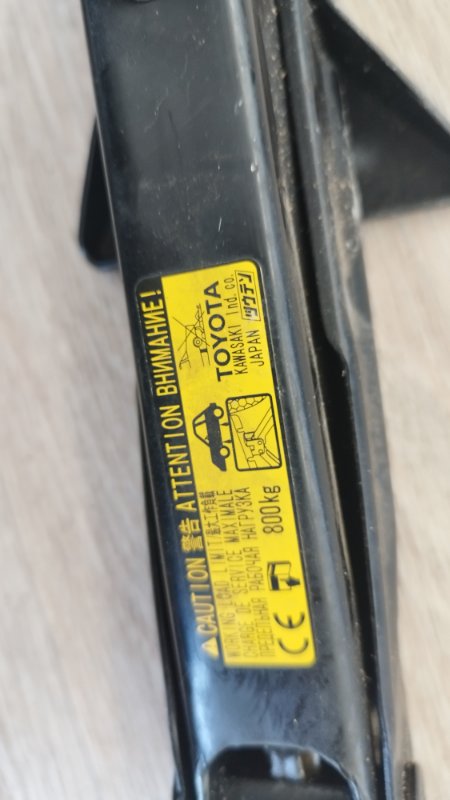 Домкрат Toyota Probox