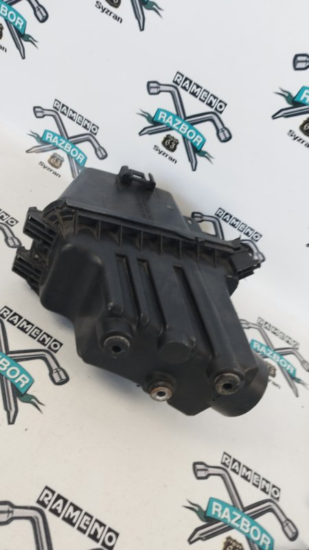 Корпус воздушного фильтра Toyota Probox NCP51