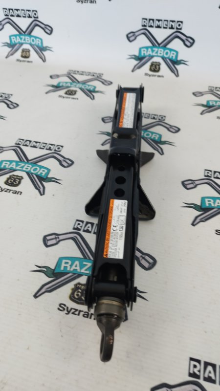 Домкрат Toyota Allion ZRT260