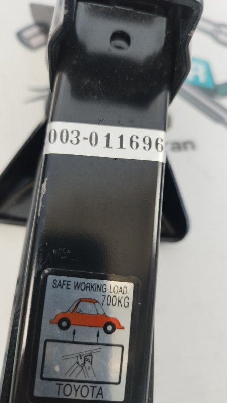 Домкрат Toyota Corolla NZE121