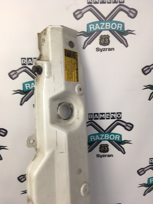 Планка радиатора Toyota Prius 2007 NHW20