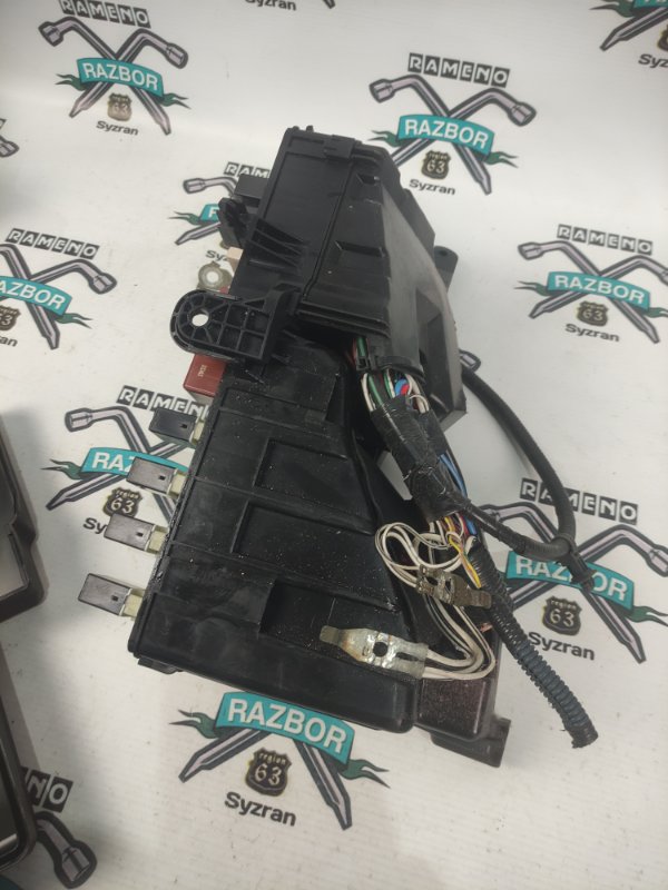 Блок предохранителей под капот Toyota camry 2004 ACV30