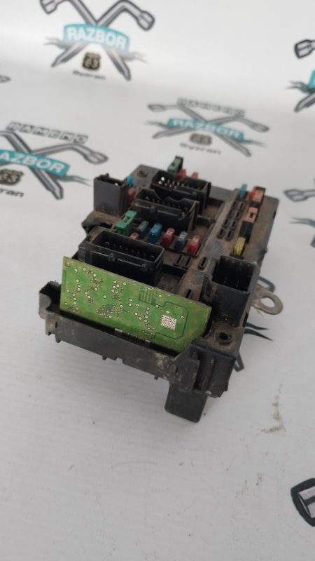 Блок предохранителей Peugeot 406