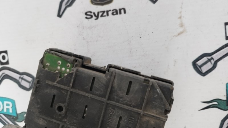 Блок предохранителей Peugeot 406