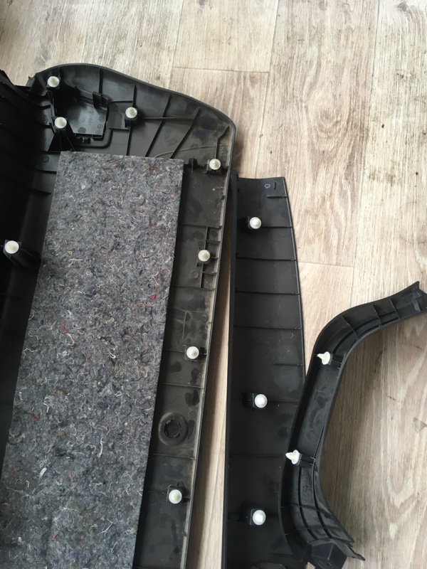 Обшивка крышки багажника Mitsubishi Outlander 2008 XL