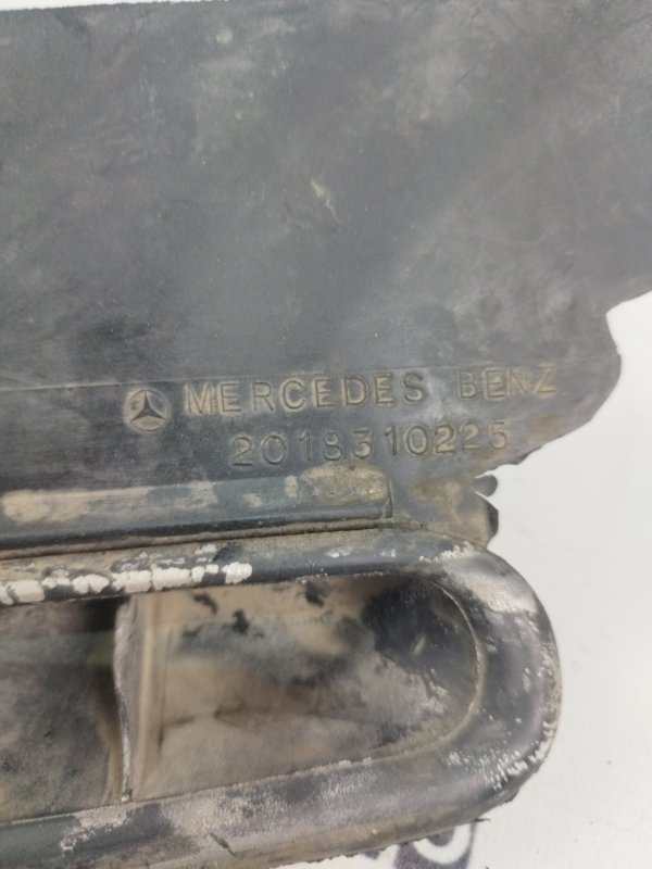Воздуховод салона Mercedes-Benz 190 1989 w201