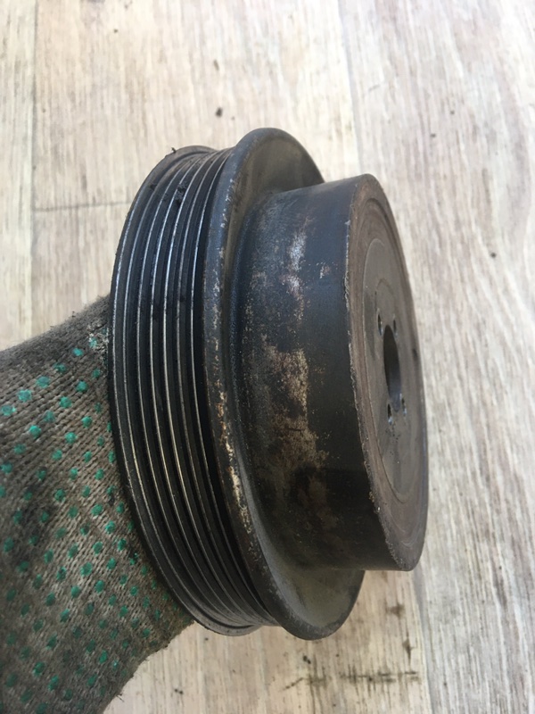 Шкив помпы Mercedes-Benz 190 1989 w201