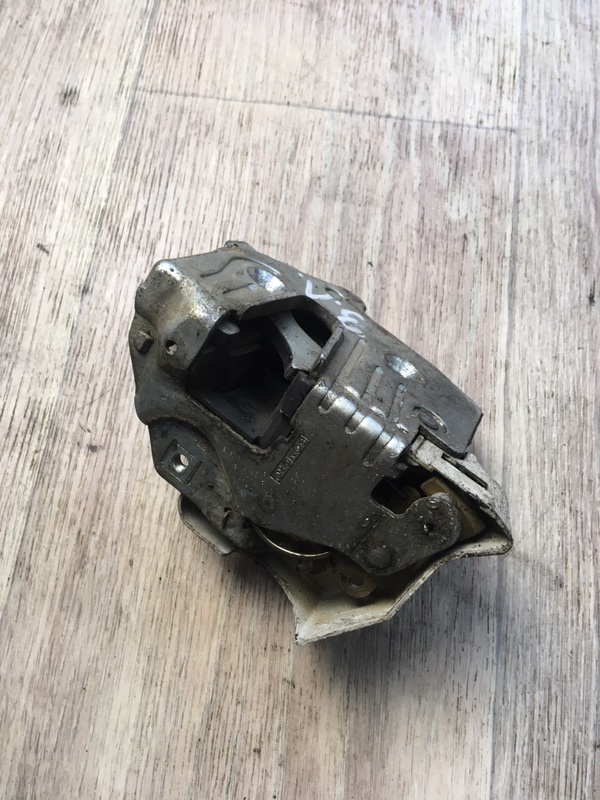 Замок боковой двери Mercedes-Benz 190 1989 w201