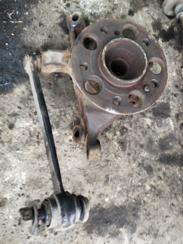 Кулак поворотный Mercedes-Benz 190 1989 w201