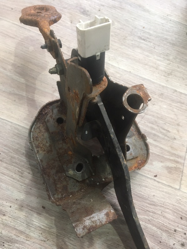 Педаль тормоза Peugeot 206