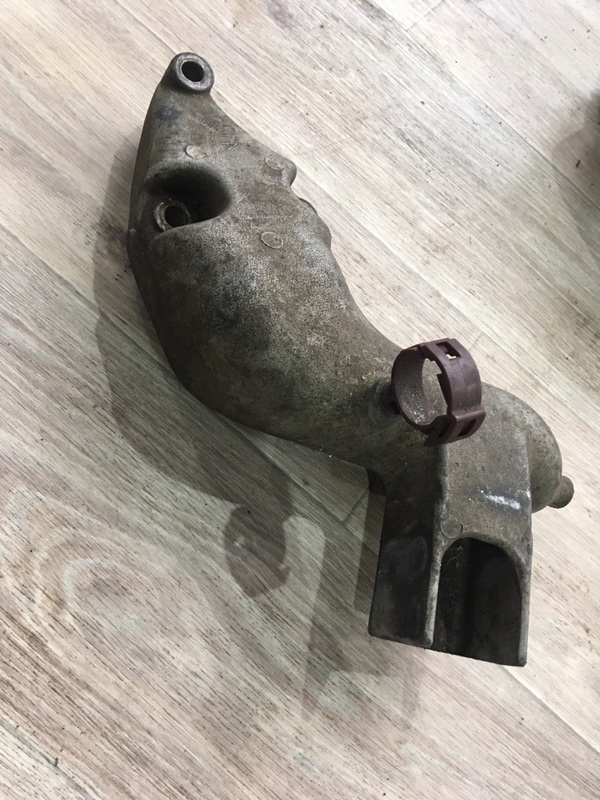 Кронштейн опоры двигателя Peugeot 206