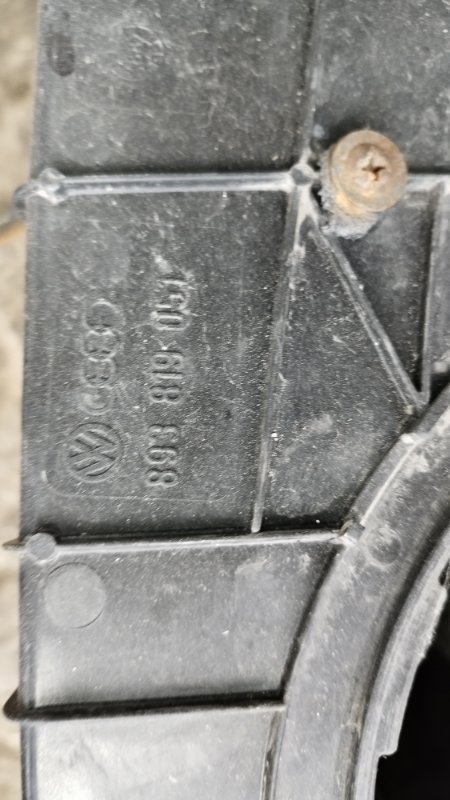 Корпус мотора печки Volkswagen Passat 1989