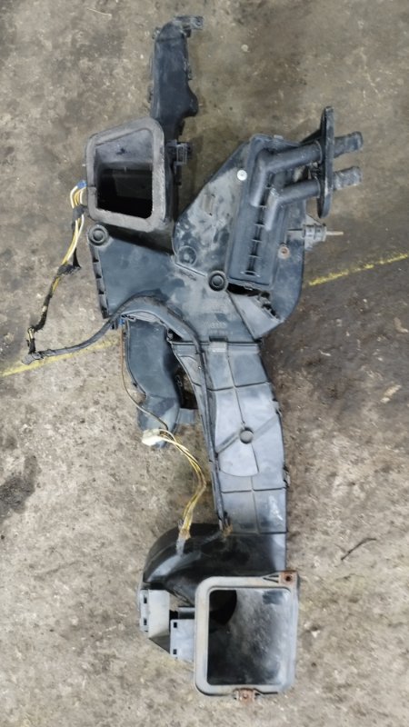 Корпус мотора печки Volkswagen Passat 1989
