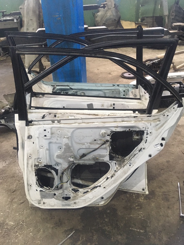 Дверь боковая Toyota Prius 1998 NHW10