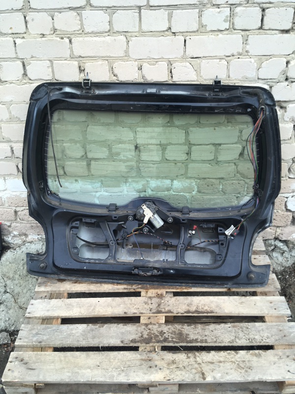 Крышка багажника Peugeot 206