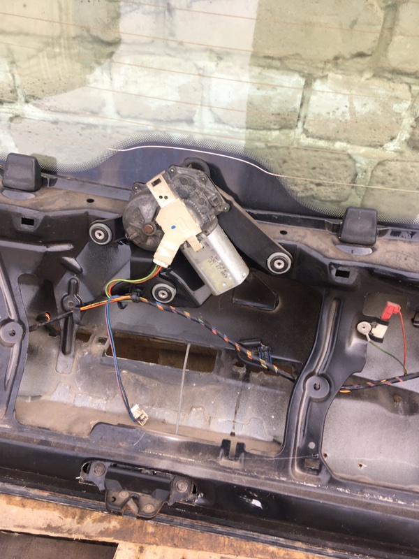 Крышка багажника Peugeot 206