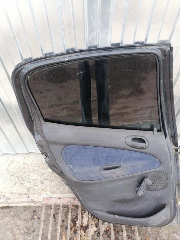 Дверь боковая Peugeot 206