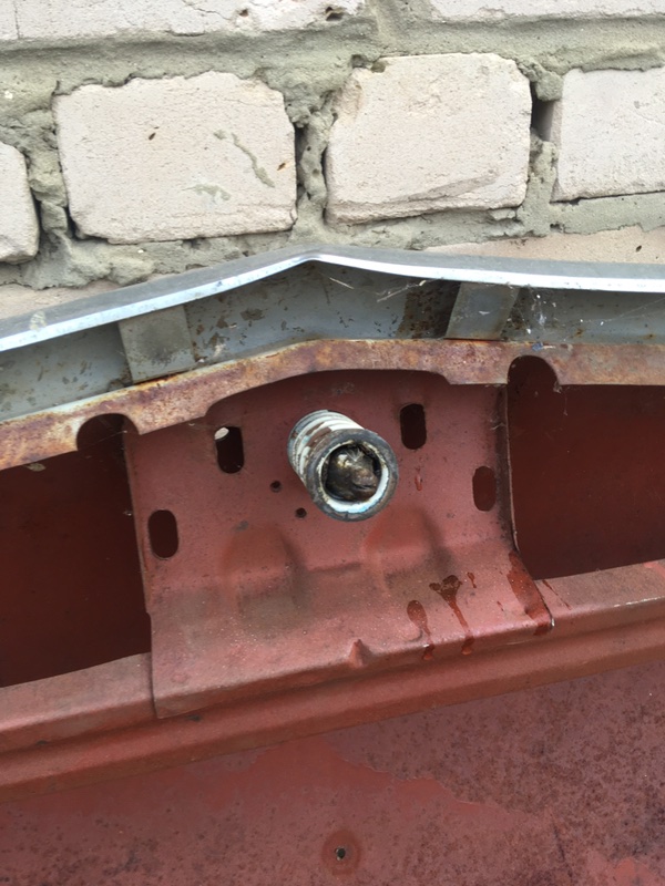 Капот ГАЗ Волга 21