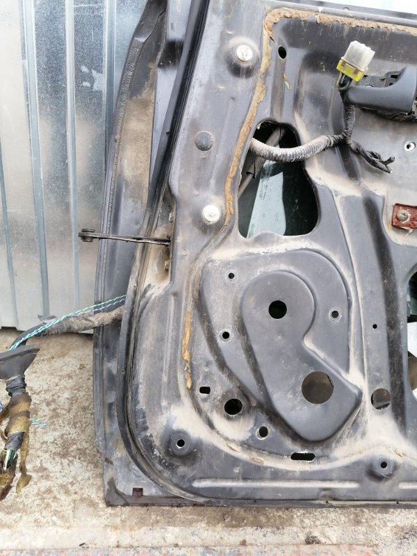Дверь боковая Nissan Primera P10
