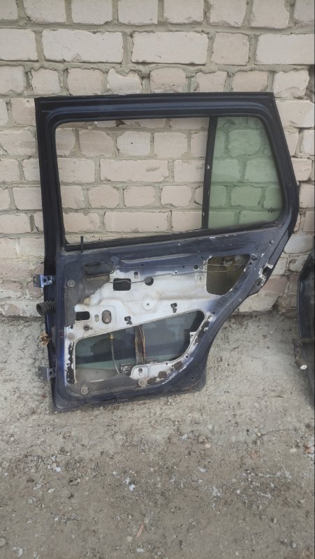 Дверь боковая
