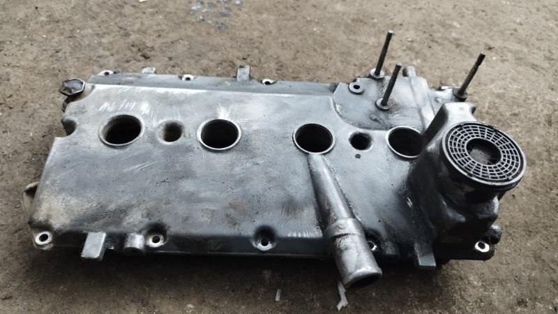 Крышка клапанная Lada 2112
