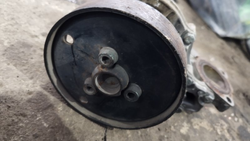 Помпа Volkswagen Passat 1989